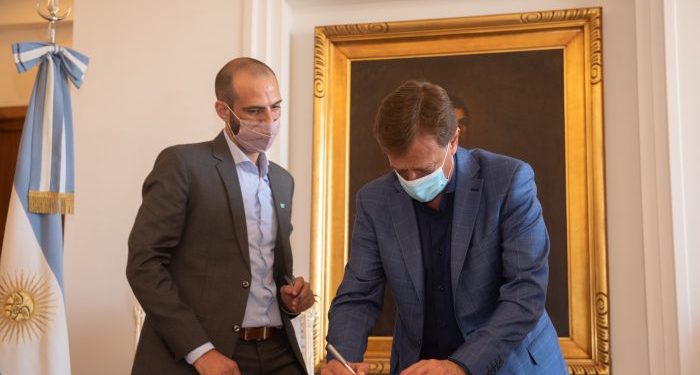 Suarez firmó un convenio que promueve la conservación del patrimonio natural y cultural de Mendoza