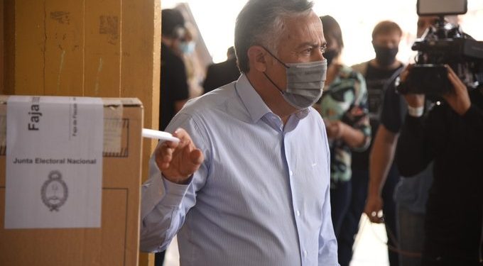 Votó Cornejo en Mendoza y pidió un “plan concreto” antes de participar de un diálogo con el Gobierno