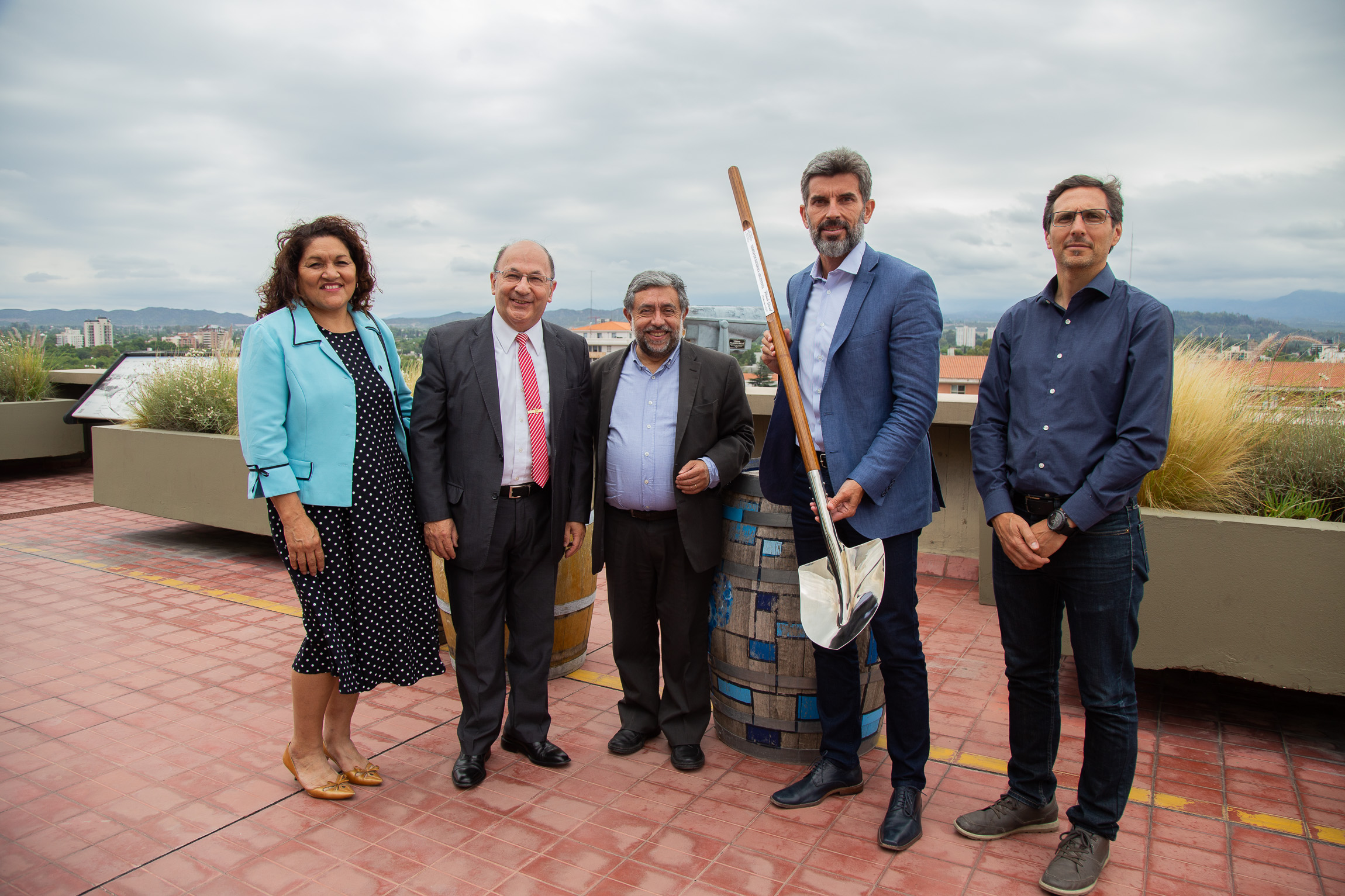 ¿Por qué Ulpiano Suarez recibió una pala de regalo por parte de los mormones?