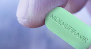 Expertos sanitarios de EEUU respaldan la píldora anticovid de molnupiravir