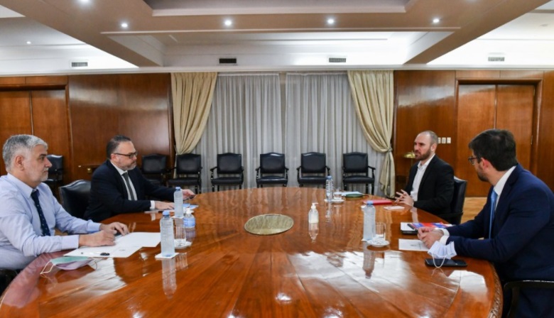Tras el revés con el Presupuesto, Alberto Fernández convocó a una reunión con Guzmán y Massa