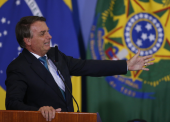 Bolsonaro amplía las exenciones fiscales para industrias intensivas en mano de obra
