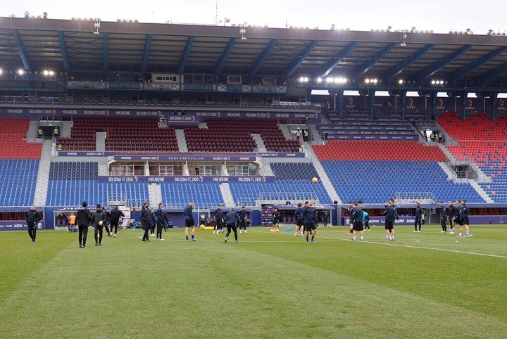 El Inter en el estadio del Bolgona.