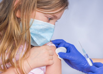 El Hospital Garrahan insta a pediatras a prescribir la vacuna contra el coronavirus