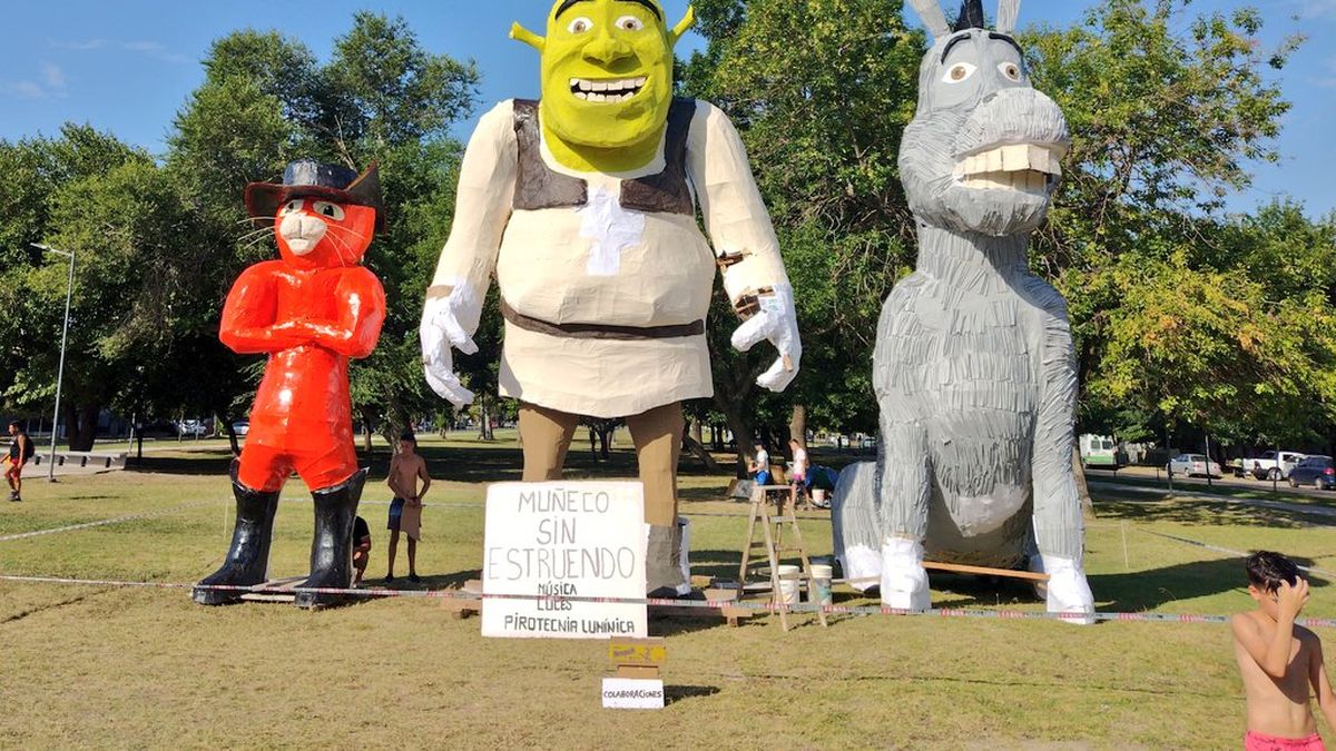 La Plata recibió el 2022 con la quema de unos 50 muñecos y “Shrek” ganó el primer lugar