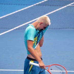 Australian Open: le aseguró a la jueza que tenía covid en pleno partido
