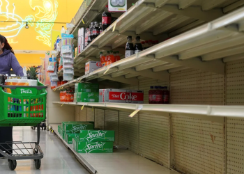 Ómicron y la nieve empujan el desabastecimiento en supermercados de Estados Unidos