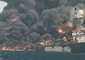 Explotó un buque petrolero frente a las costas de Nigeria y hay un desastre ecológico