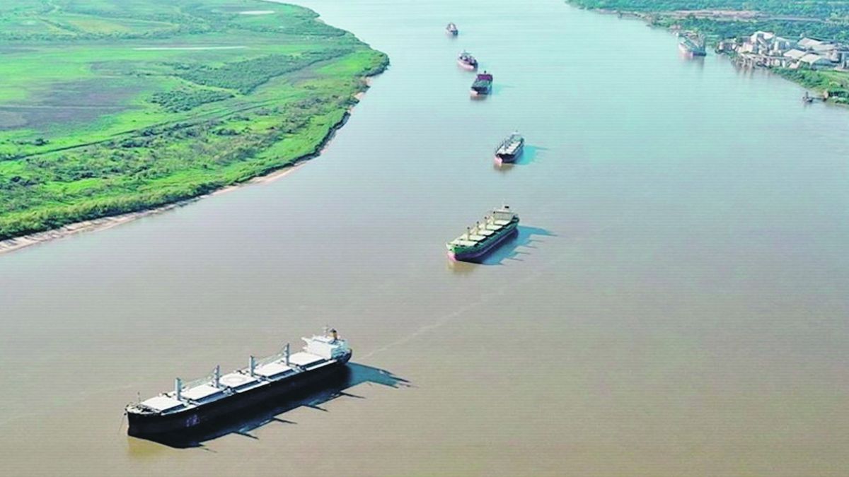 La demora en el llamado a licitación de la Hidrovía le genera un costo al Estado de u$s10.000 millones anuales