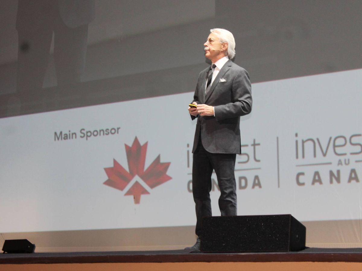 Foto: Gary Hamel, durante su exposición en el Wobi. (J. Corbacho)