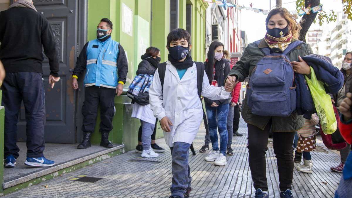 Presencialidad plena y sin burbujas: así será la vuelta a clases en CABA y Mendoza a partir de hoy