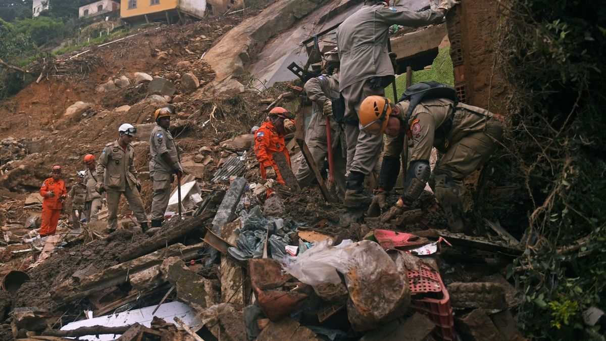 Río de Janeiro: ascienden a 152 los muertos y a 165 los desaparecidos en Petrópolis
