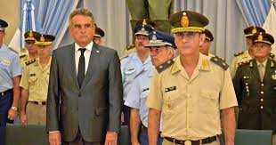 En medio de versiones, pasa a retiro el segundo jefe de las fuerzas armadas
