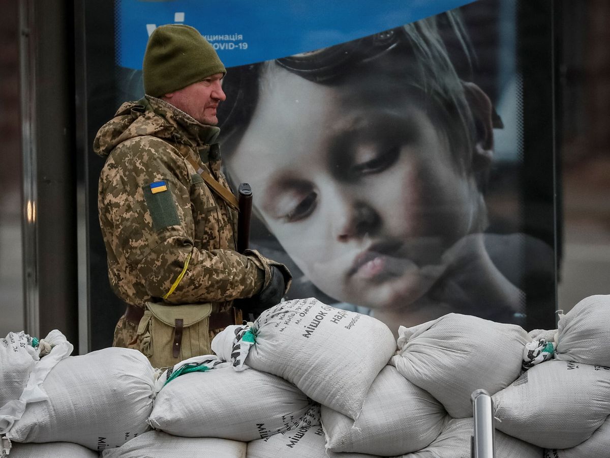Foto: Un soldado ucraniano, en Kiev. (Reuters/Gleb Garanich)