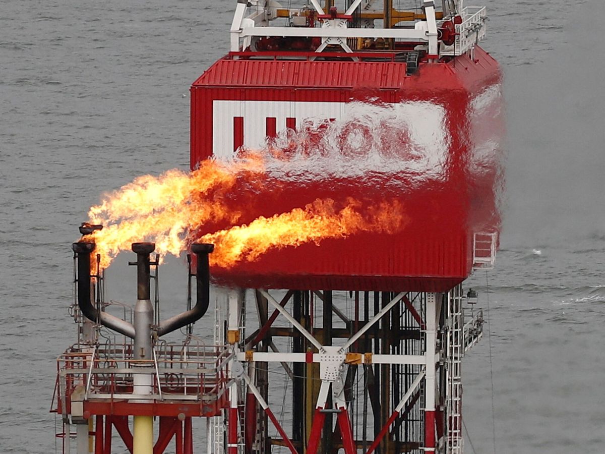 Bruselas estudia maneras de limitar el ‘efecto contagio’ del gas sobre la factura de la luz