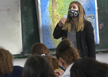 Comienza en la Legislatura porteña el debate del proyecto para cambiar el estatuto docente