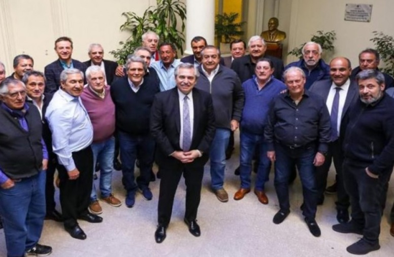 Con la interna al rojo vivo, el Gobierno prepara la convocatoria a empresarios y sindicalistas contra la inflación