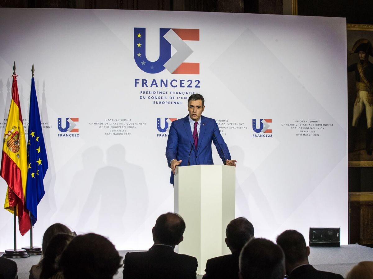 Foto: El presidente del Gobierno, Pedro Sánchez, durante la Cumbre de Versalles. (EFE/Christophe Petit)