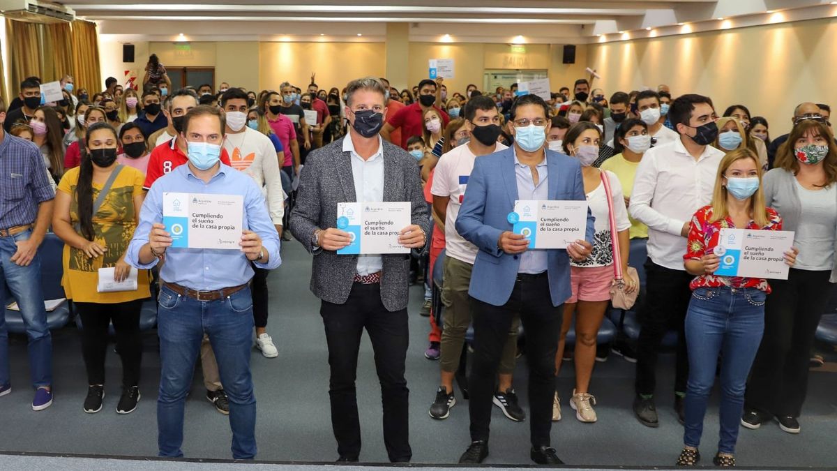 El Ministerio de Desarrollo Territorial y Hábitat entregó viviendas y créditos en Córdoba