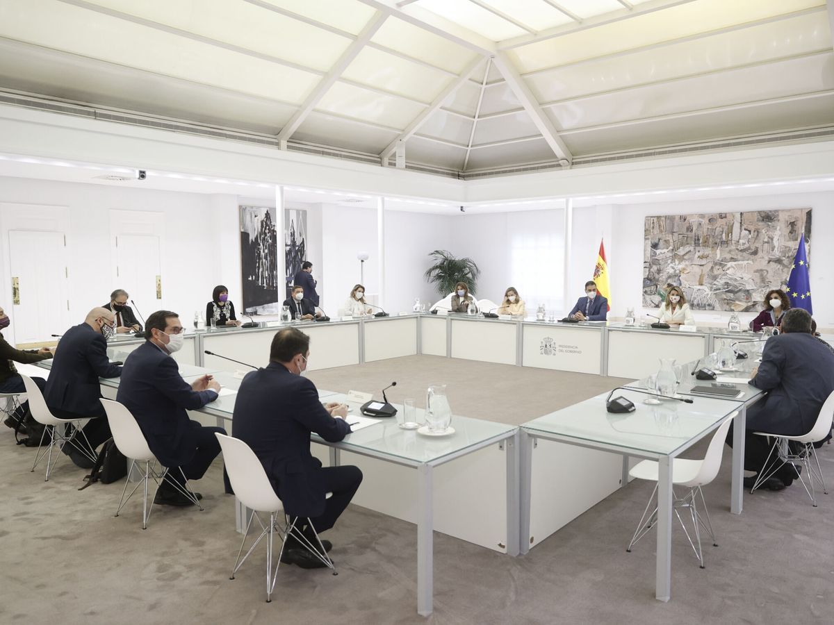 Foto: Reunión de la mesa de diálogo social en la Moncloa. (EFE)