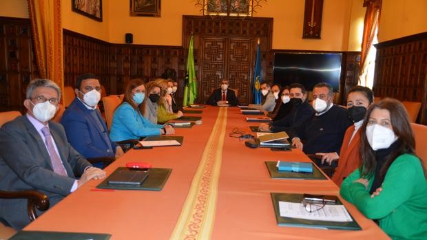 Pueblos de menos de 5.000 habitantes podrán hacer planes con energías renovables y limpias