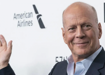 Según los últimos directores que trabajaron con él, Bruce Willis ya mostraba signos de afasia