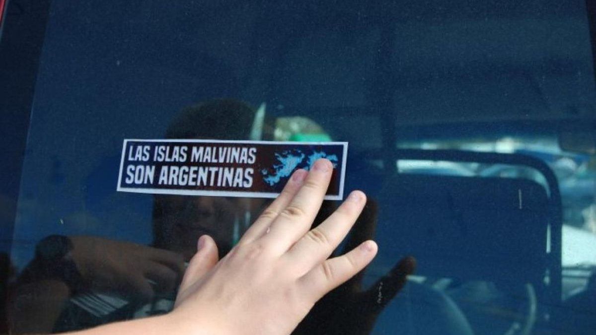 A partir de mañana, el transporte público deberá incluir la frase “Las Islas Malvinas son argentinas”