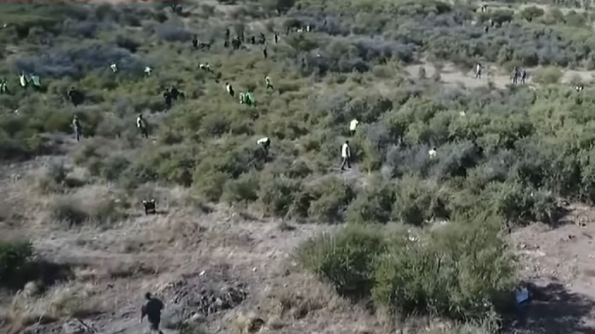 Caso Guadalupe Lucero: encontraron restos óseos y una calza en el descampado en el que buscan a la niña