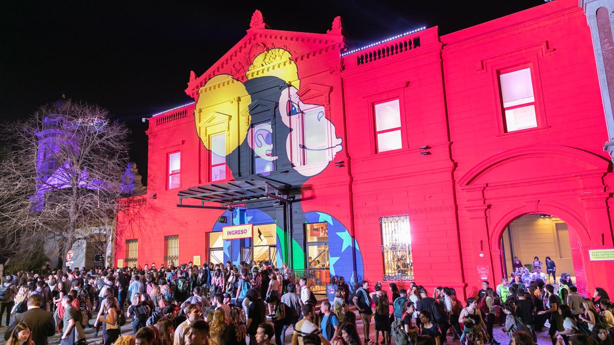 Con más de 500 artistas y 100 actividades gratuitas, arranca la quinta Bienal de Arte Joven