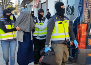 Detenida en Valencia la septuagenaria que radicalizó a la yihadista fallera de Cullera