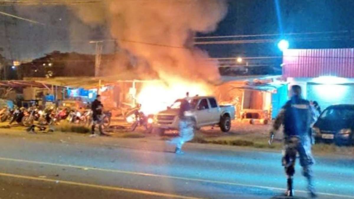 Ecuador: explota un auto frente a una cárcel en la peligrosa Guayaquil