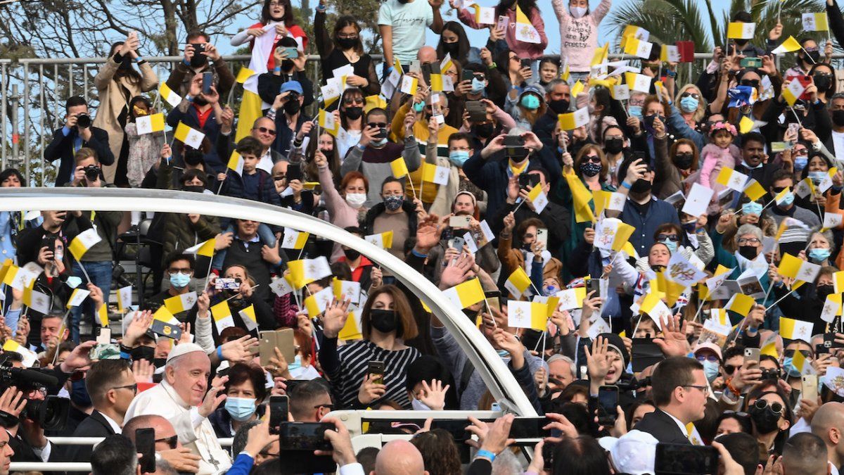 El Papa clamó contra la guerra y dijo estar “disponible” para viajar a Ucrania