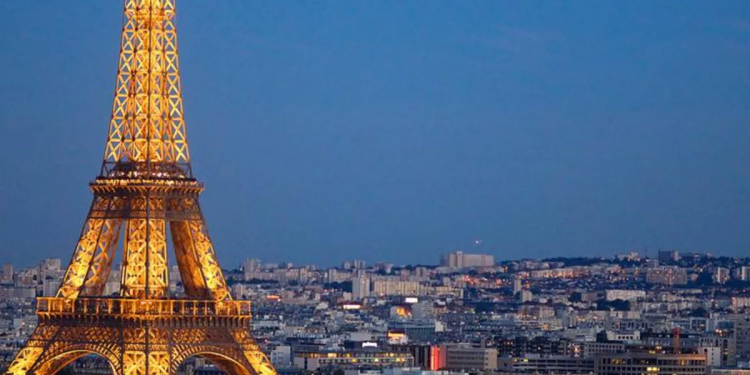 Francia reabre visas para jóvenes argentinos: cómo conseguir trabajo y cuánto pagan