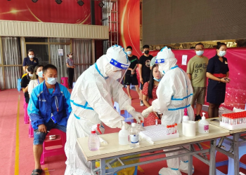 Grave: récord de muertes por Covid-19 en Shanghái desde el inicio del confinamiento