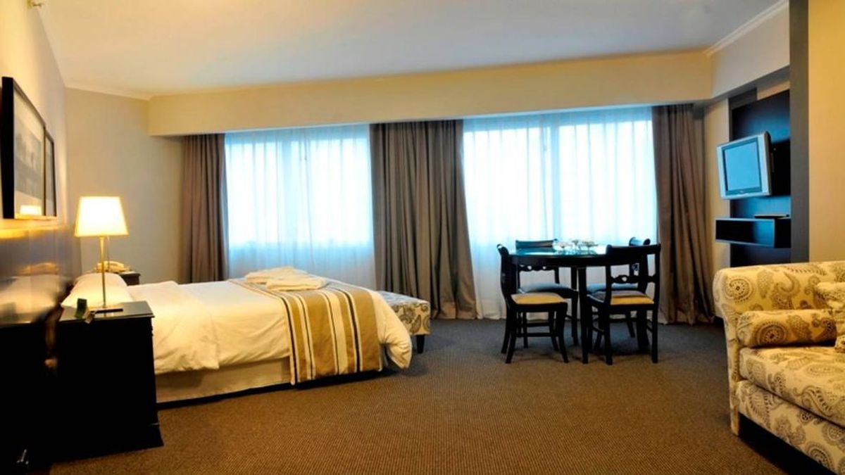 Investigan la muerte de una mujer hallada en el jacuzzi de un hotel del centro de Rosario