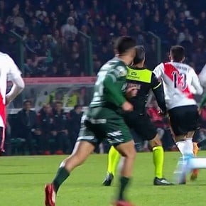 Video: el choque entre Enzo Fernández y el árbitro