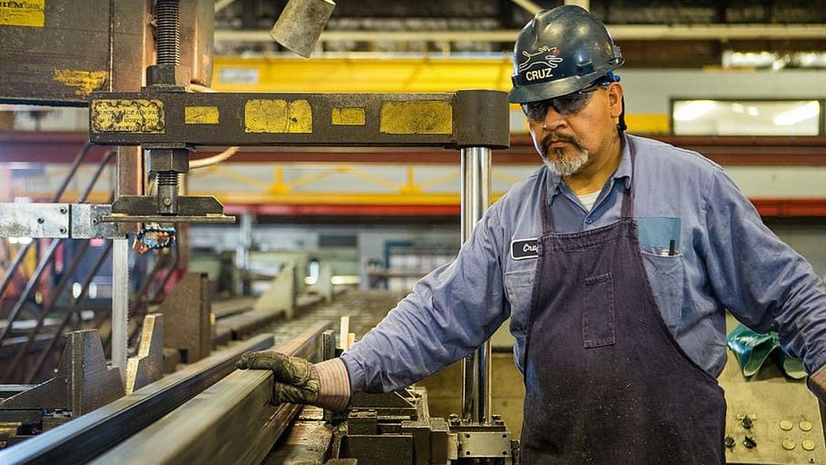 La industria afirma que se empieza a amesetar la creación de empleo