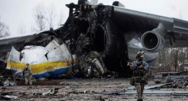 Ucrania en llamas por la guerra: Rusia atacó un aeródromo militar en Vasylkiv, al sur de Kiev