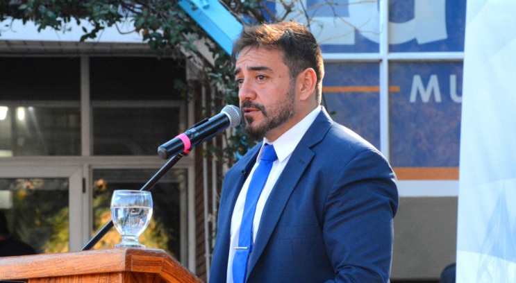 Otro que sube la vara: el intendente de La Paz otorgó 53% de aumento salarial a los trabajadores municipales