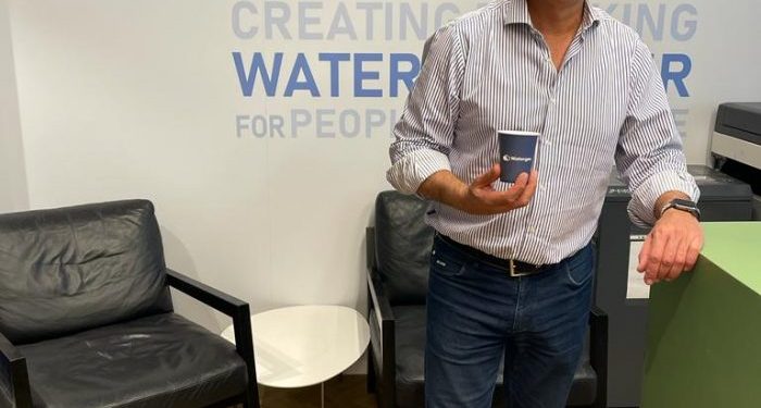 Rodolfo Suarez visitó la empresa israelí que transforma el aire de Gaza en agua