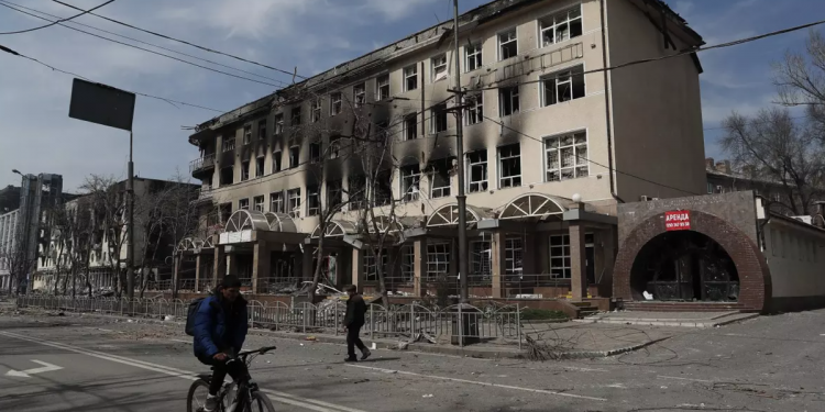 Rusia redobla sus ataques en Mariupol y otras ciudades de Ucrania