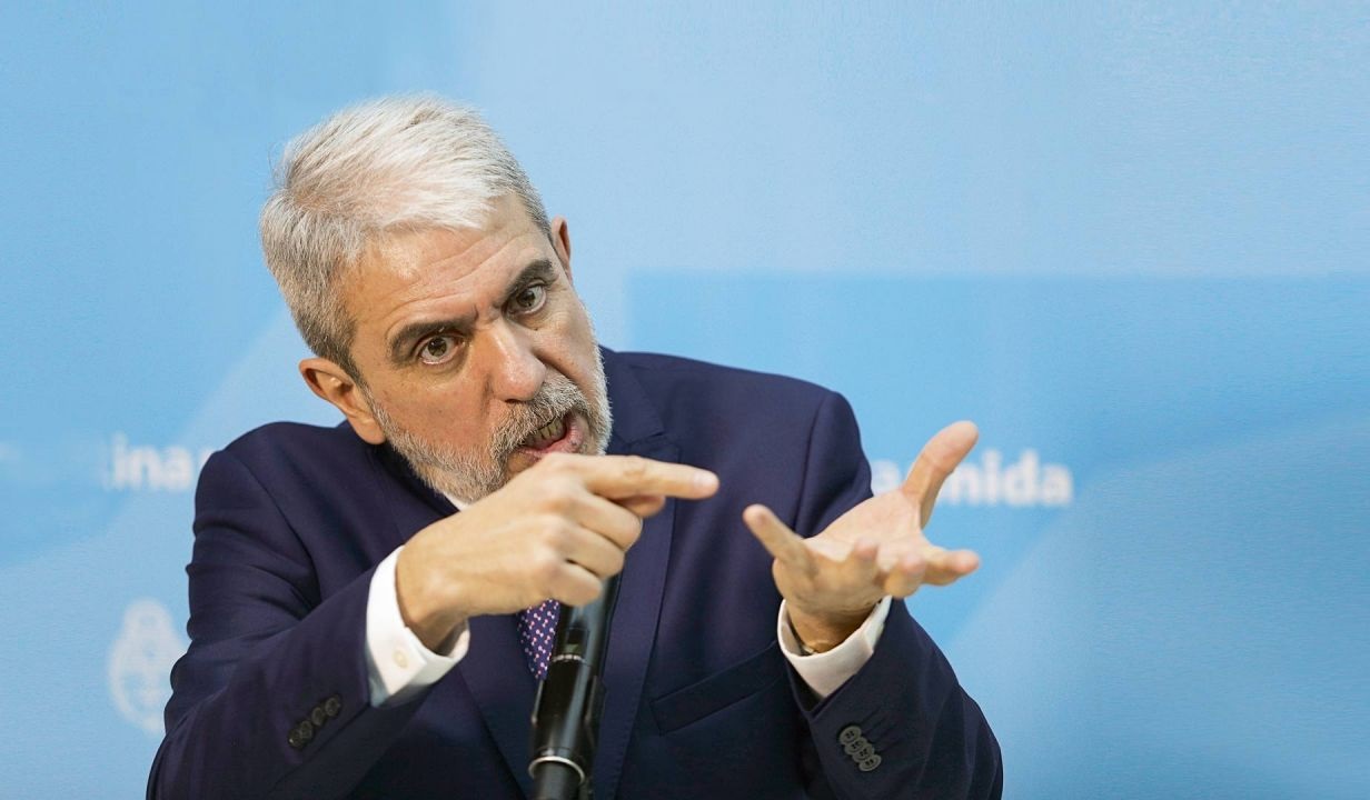 Aníbal Fernández calentó la interna del Frente de Todos: “Cristina se corrió de la gestión”