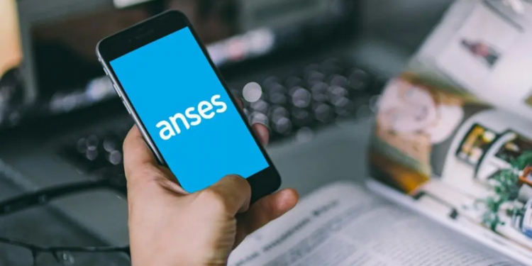 ANSES habilitó “sala de espera virtual” para inscribirse al bono de $18.000: qué es y cómo funciona
