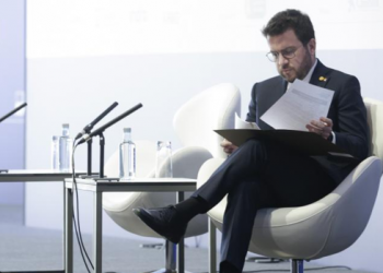 Aragonès exige desclasificar la autorización judicial que permitió que se le espiara y una respuesta a Sánchez