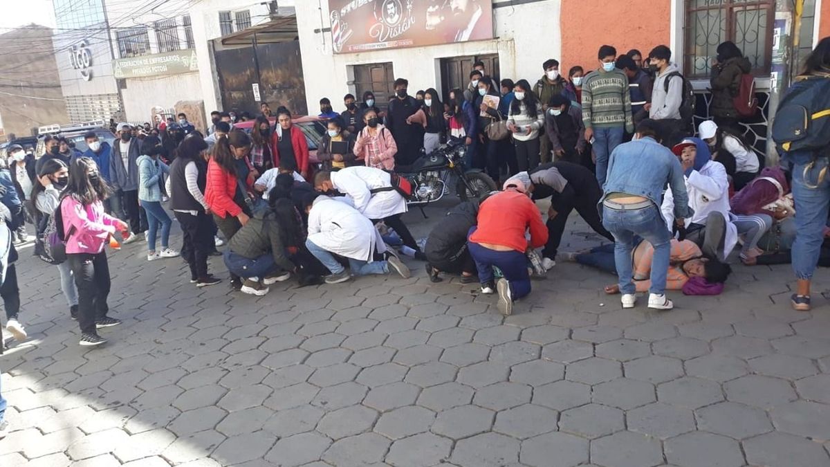 Bolivia: una asamblea universitaria termina en una avalancha humana y causa 4 muertos