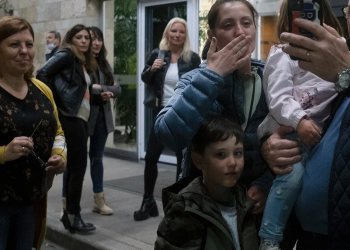 Cinco ucranianos llegaron a Argentina gracias a un vuelo humanitario