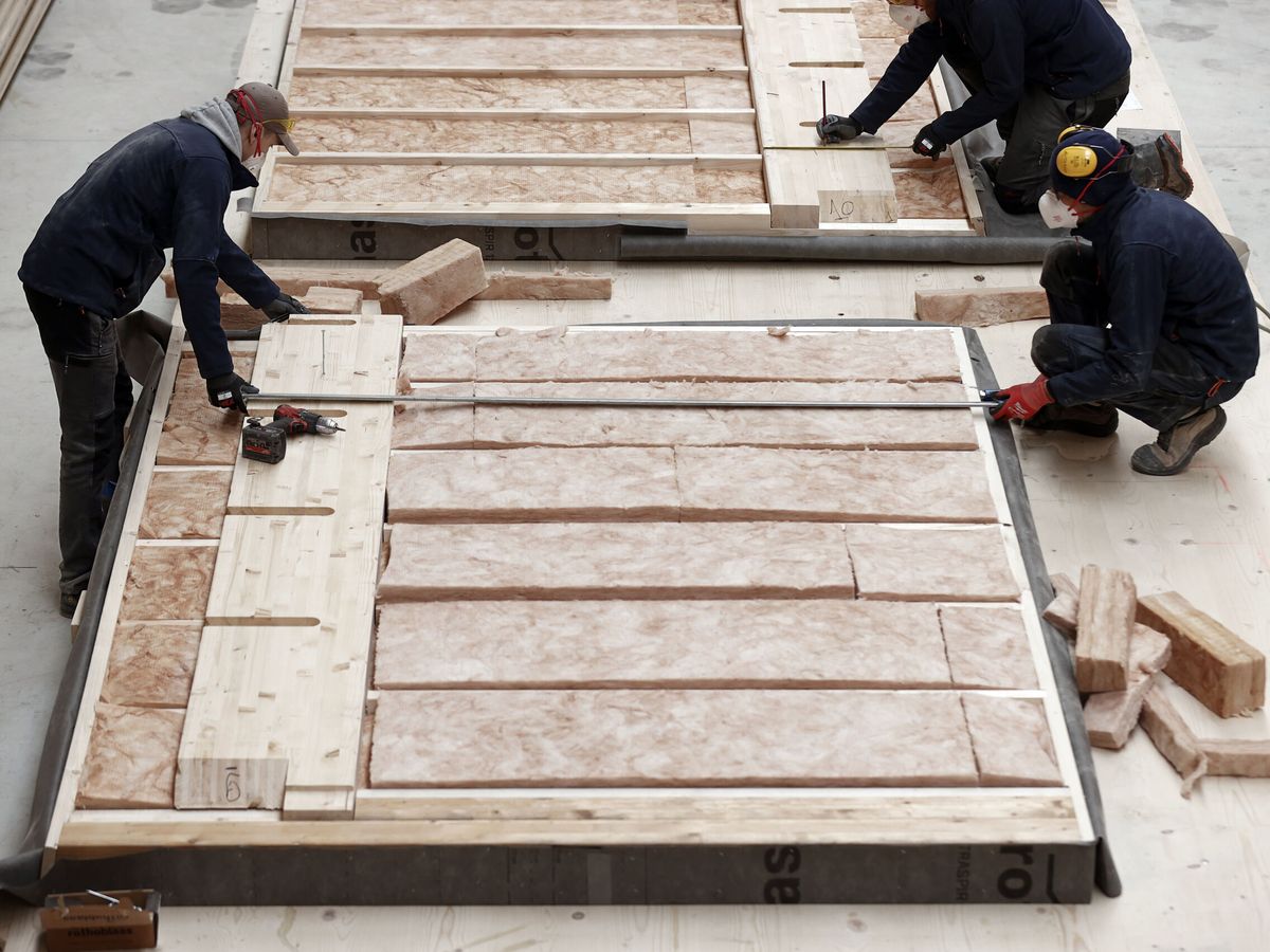 La CEOE pide vincular salarios a productividad en vez de al IPC y rechaza las cláusulas de revisión