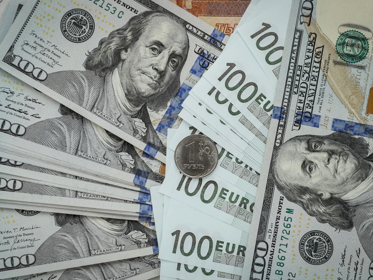 Rusia rebaja los tipos de interés hasta el 11% para contener la fortaleza del rublo