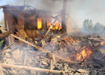 Zelenski confirma la muerte de 60 civiles por un ataque ruso contra una escuela