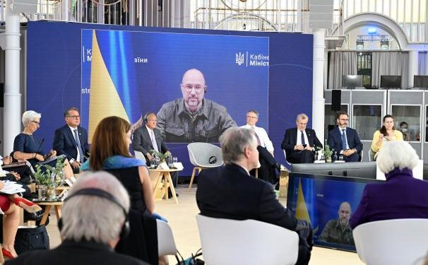 Ucrania pide al G7 más armas y sanciones contra Rusia tras bombardeo en Kiev (ministro de Exteriores)